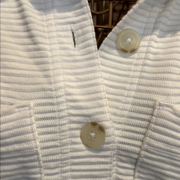 Travis Mathew Women’s Cream Colored Ribbed Long Sleeve Button Down. XS NWOT - Picture 3 of 10